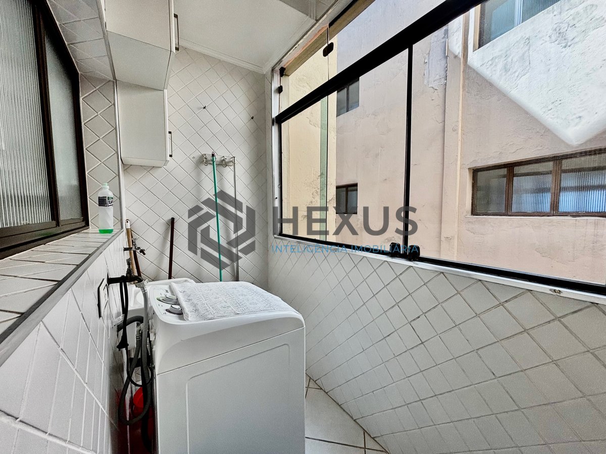 Foto 25 de Apartamento reformado com varanda e lazer a 300m da praia no Jardim Astúrias, Guarujá