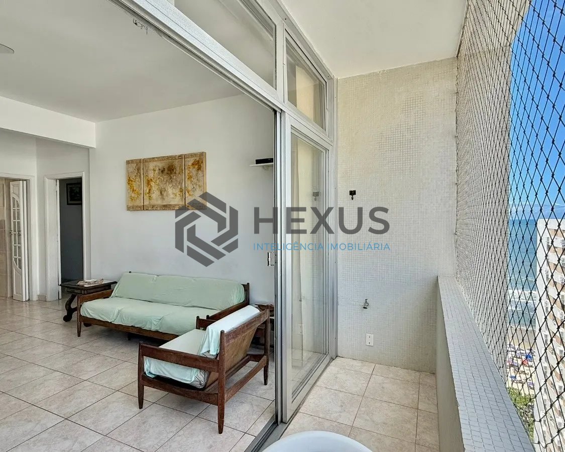 Foto 5 de Apartamento com varanda vista mar a 50m da praia nas Pitangueiras, Guarujá