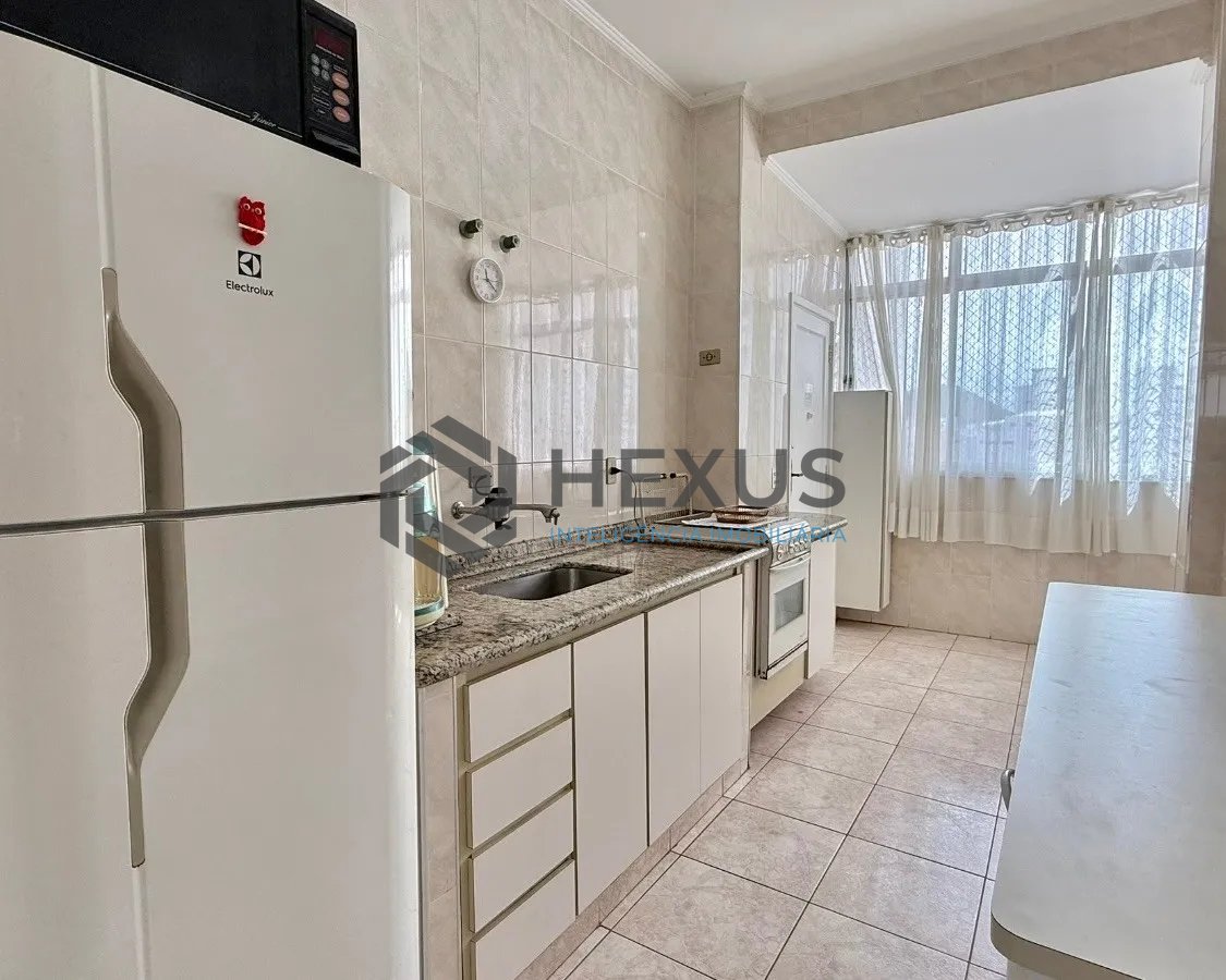 Foto 7 de Apartamento com varanda vista mar a 50m da praia nas Pitangueiras, Guarujá