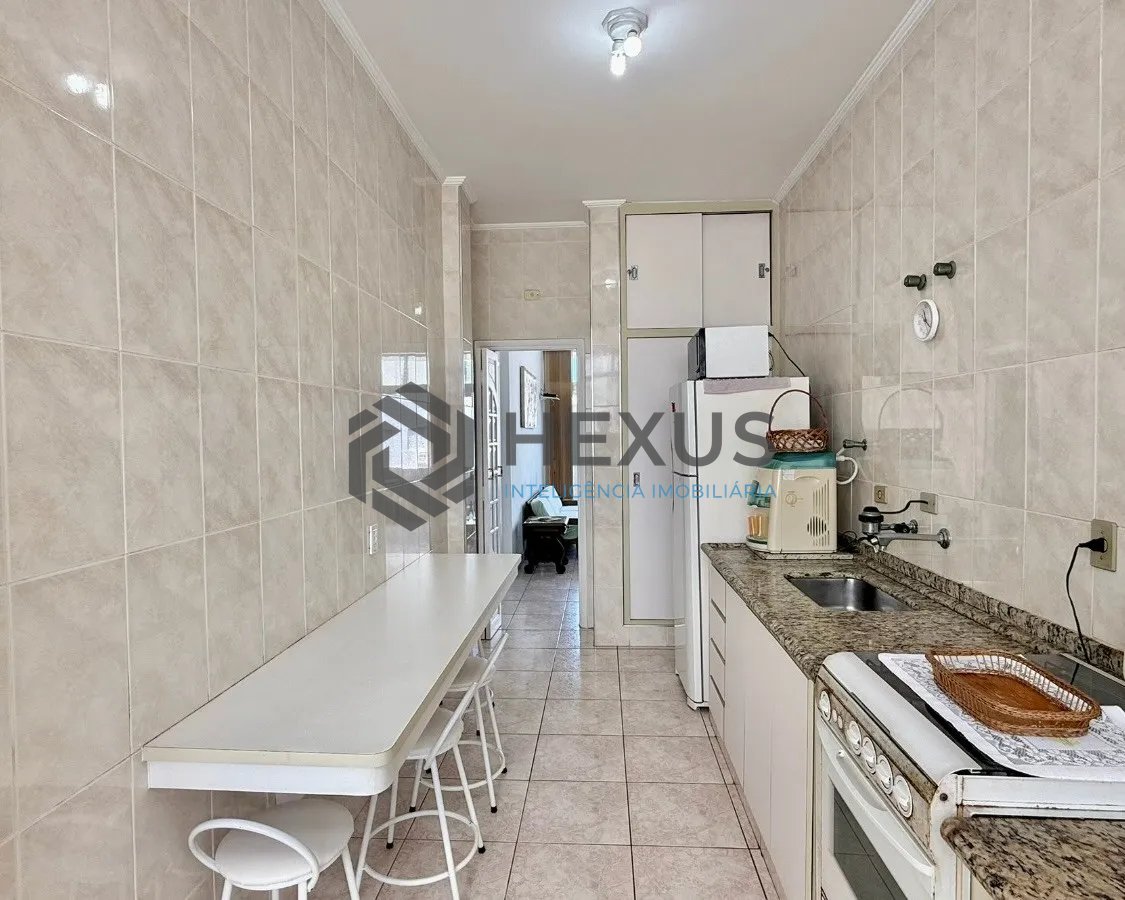 Foto 8 de Apartamento com varanda vista mar a 50m da praia nas Pitangueiras, Guarujá