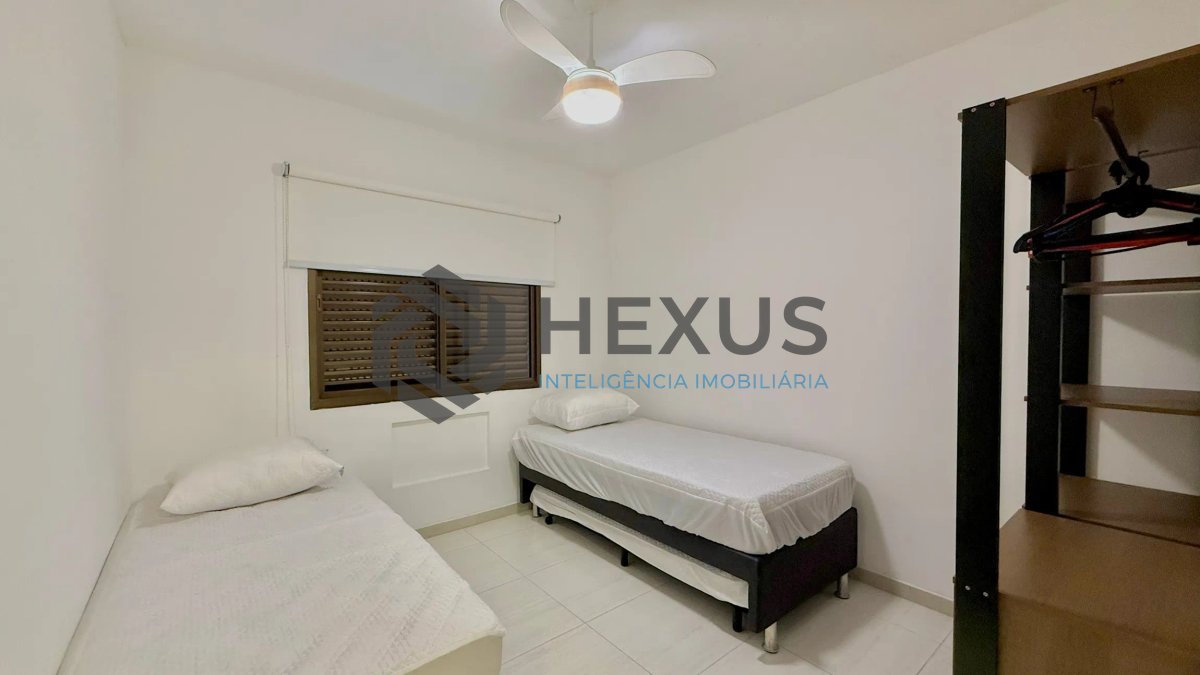 Foto 16 de Apartamento com varanda e lazer a 200m da praia nas Pitangueiras, Guarujá