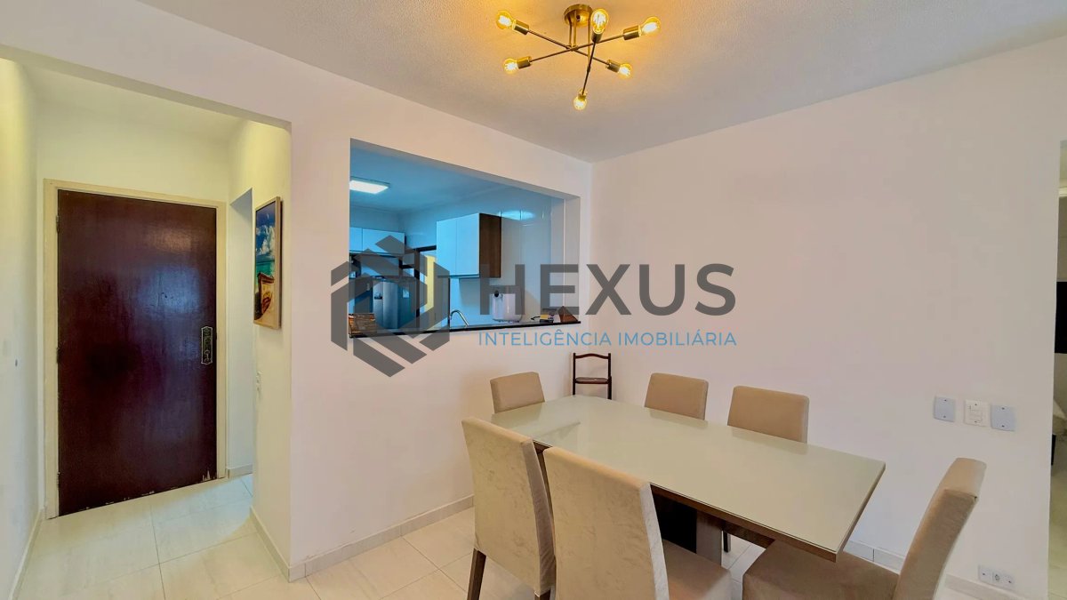 Foto 6 de Apartamento com varanda e lazer a 200m da praia nas Pitangueiras, Guarujá