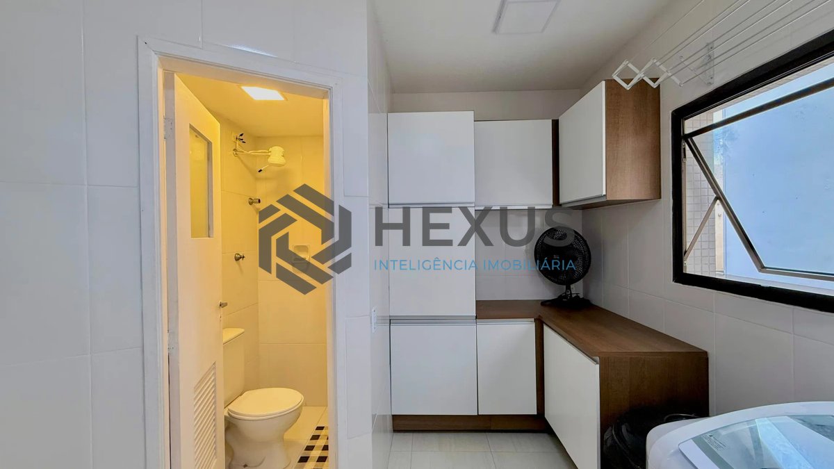 Foto 8 de Apartamento com varanda e lazer a 200m da praia nas Pitangueiras, Guarujá