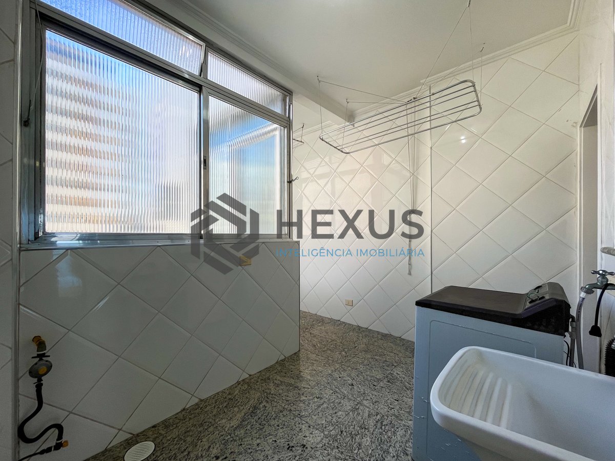 Foto 41 de Apartamento frente mar com varanda nas Pitangueiras, Guarujá
