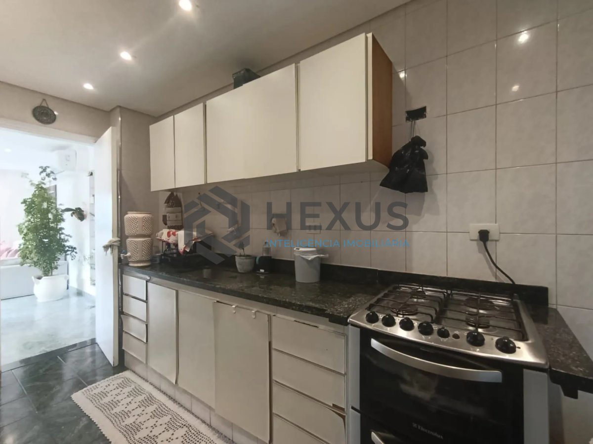Foto 14 de Apartamento com varanda na Enseada, Guarujá