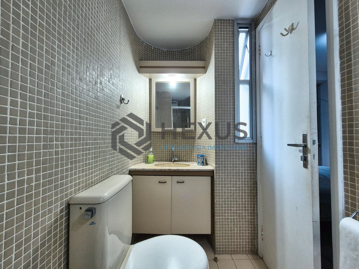 Foto 23 de Apartamento com varanda e lazer nas Pitangueiras, Guarujá