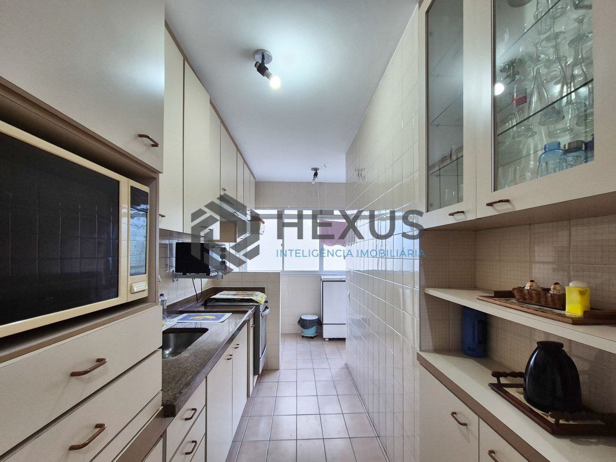 Foto 29 de Apartamento com varanda e lazer nas Pitangueiras, Guarujá