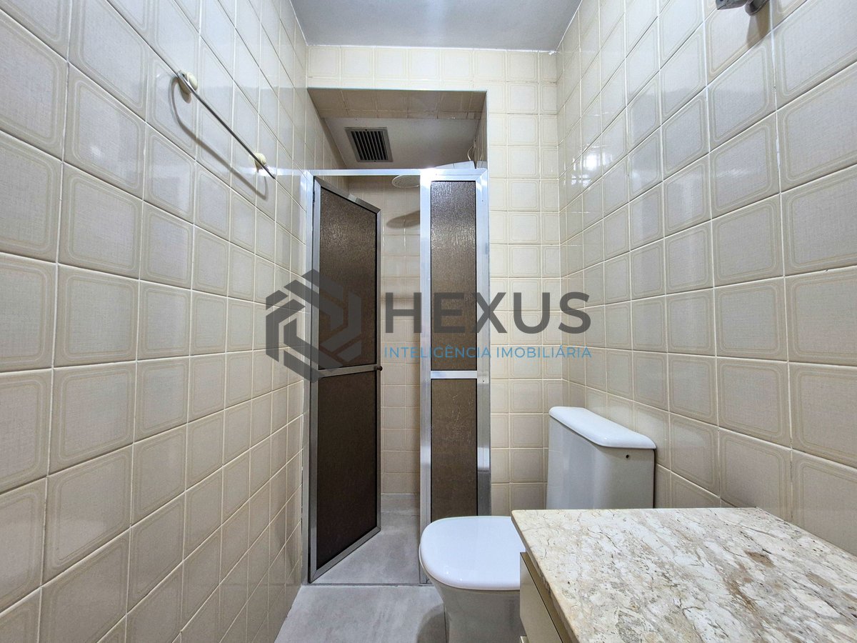 Foto 25 de Apartamento com varanda e lazer nas Pitangueiras, Guarujá