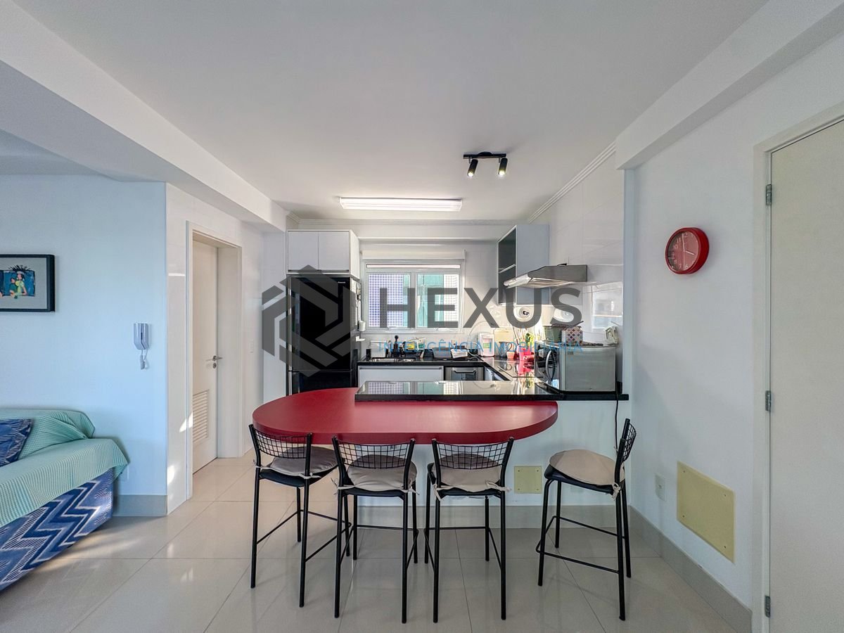 Foto 12 de Apartamento com varanda vista mar e lazer na beira mar da praia na Enseada, Guarujá