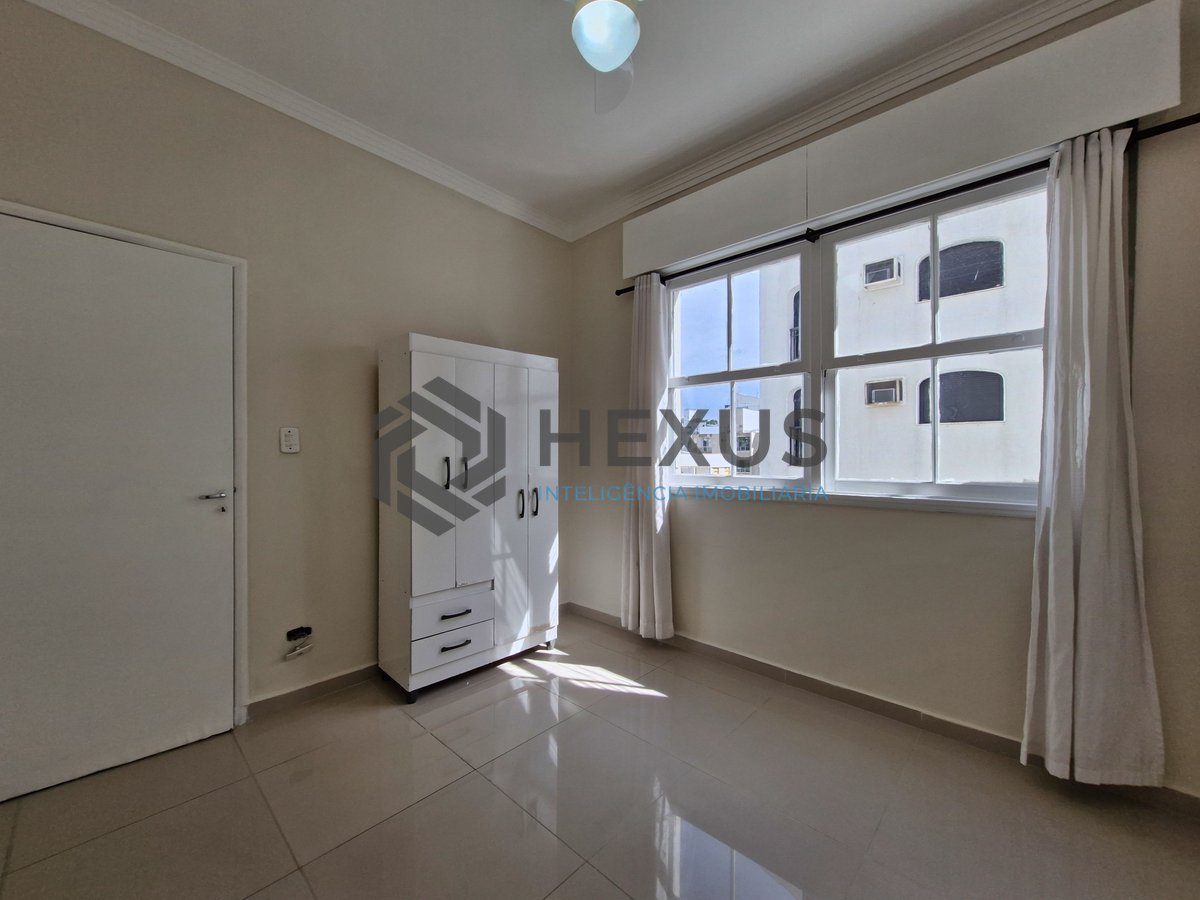 Foto 21 de Apartamento reformado com varanda vista mar a 1 quadra da praia nas Pitangueiras, Guarujá