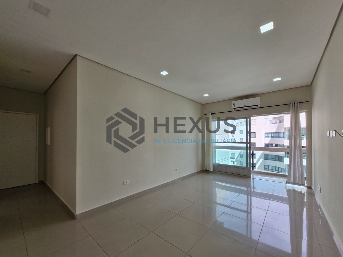Foto 5 de Apartamento reformado com varanda vista mar a 1 quadra da praia nas Pitangueiras, Guarujá