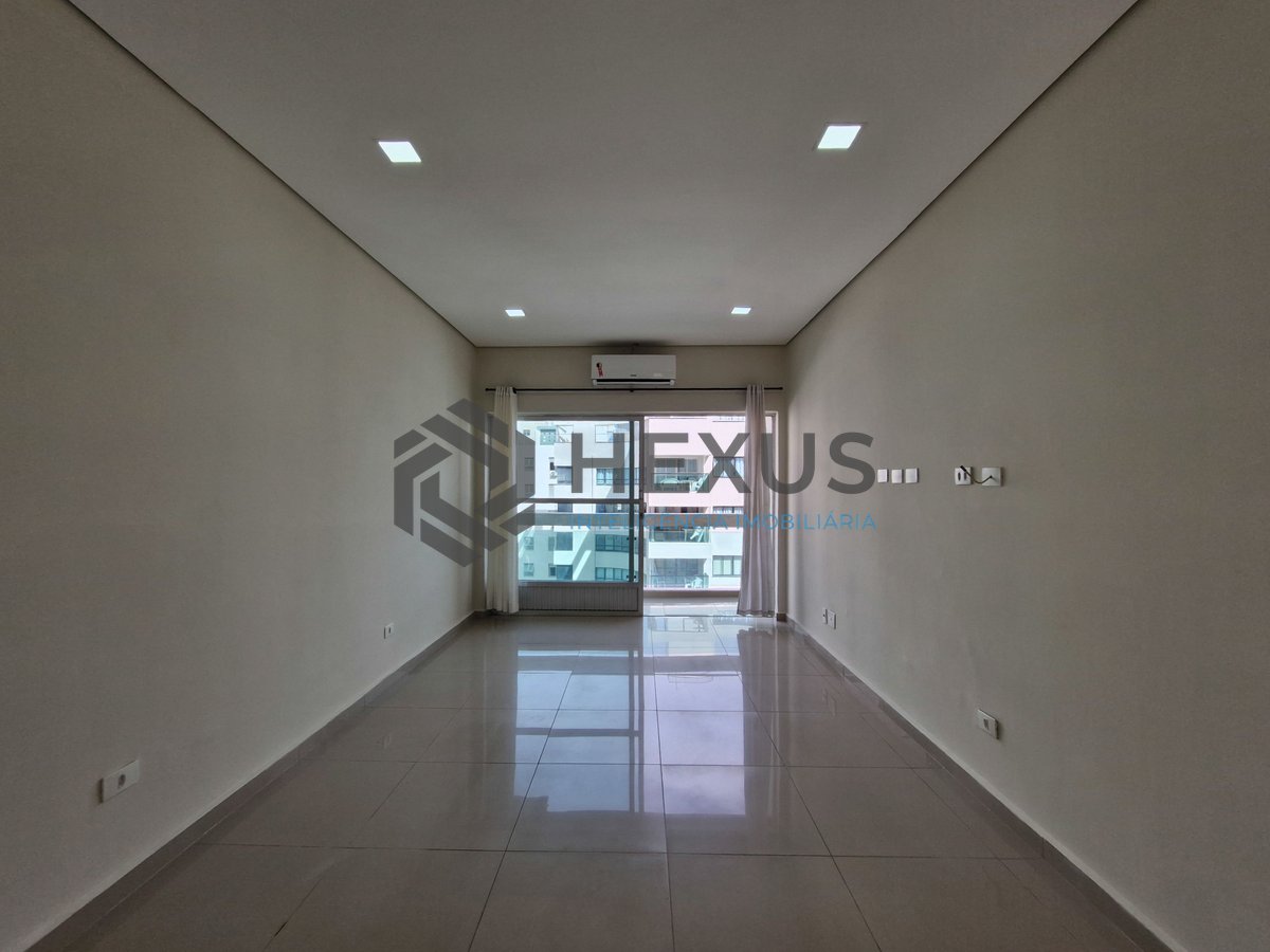 Foto 6 de Apartamento reformado com varanda vista mar a 1 quadra da praia nas Pitangueiras, Guarujá