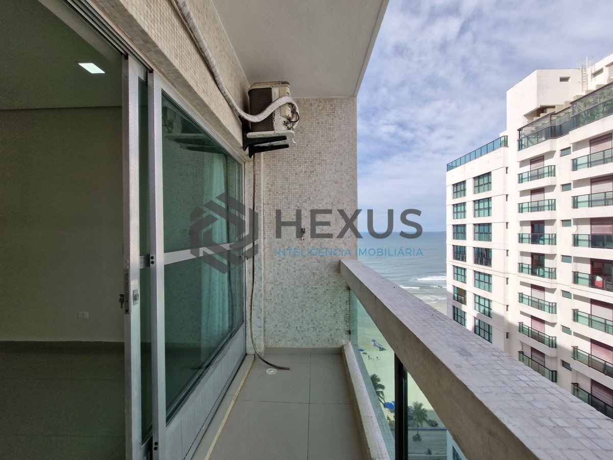 Foto 8 de Apartamento reformado com varanda vista mar a 1 quadra da praia nas Pitangueiras, Guarujá