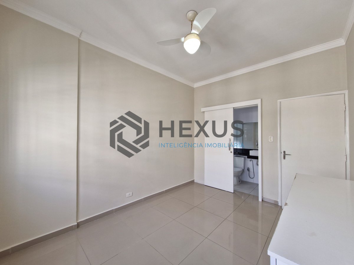 Foto 10 de Apartamento reformado com varanda vista mar a 1 quadra da praia nas Pitangueiras, Guarujá