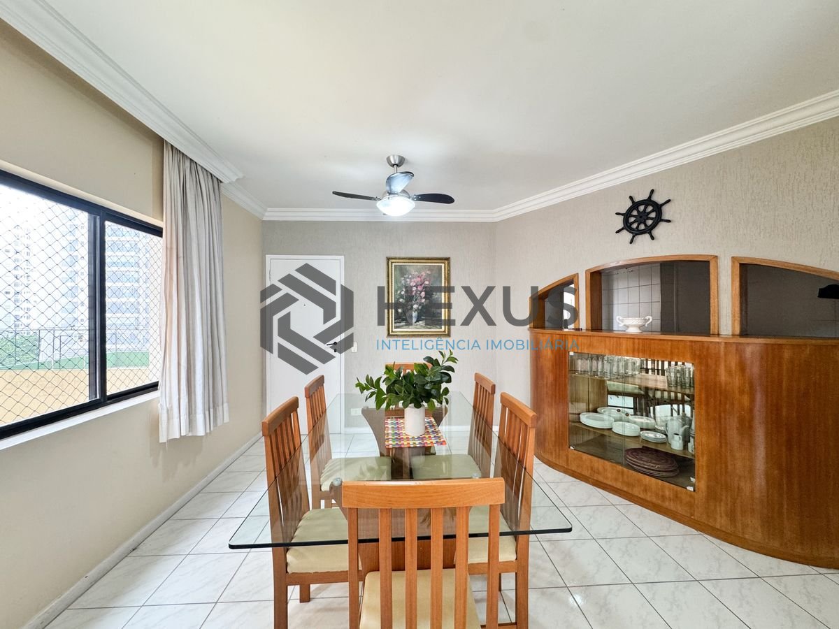 Foto 4 de Apartamento com varanda e lazer a 100m da praia nas Pitangueiras, Guarujá