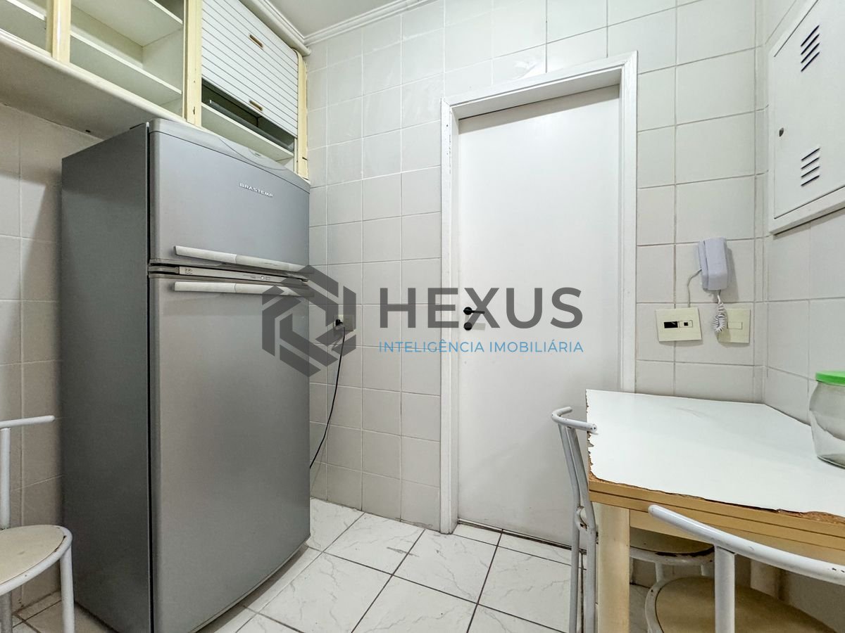 Foto 29 de Apartamento com varanda e lazer a 100m da praia nas Pitangueiras, Guarujá