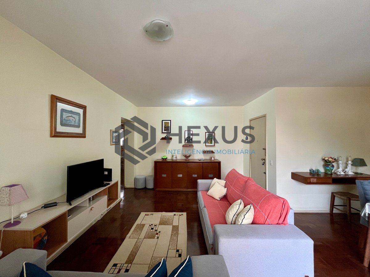 Foto 3 de Apartamento com varanda vista mar a 1 quadra da praia nas Pitangueiras, Guarujá