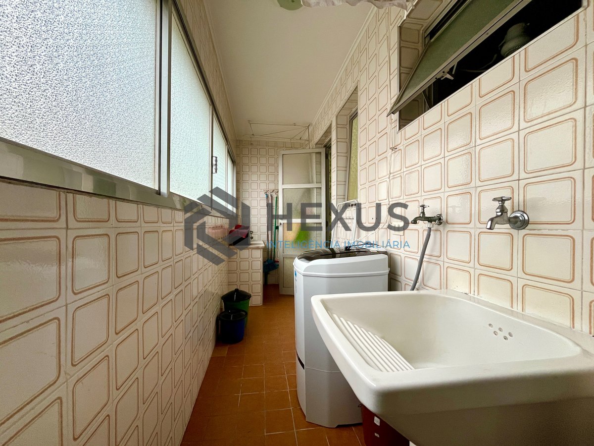 Foto 26 de Apartamento com varanda vista mar a 1 quadra da praia nas Pitangueiras, Guarujá
