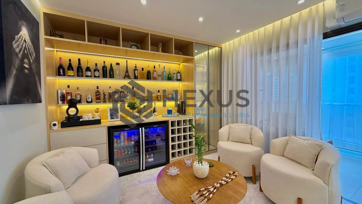 Foto 16 de Apartamento reformado com varanda e lazer a 300m da praia nas Pitangueiras, Guarujá