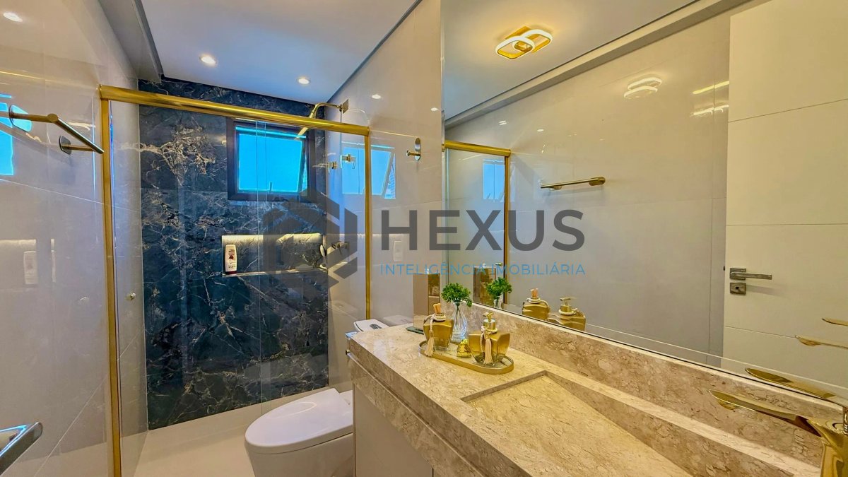 Foto 30 de Apartamento reformado com varanda e lazer a 300m da praia nas Pitangueiras, Guarujá