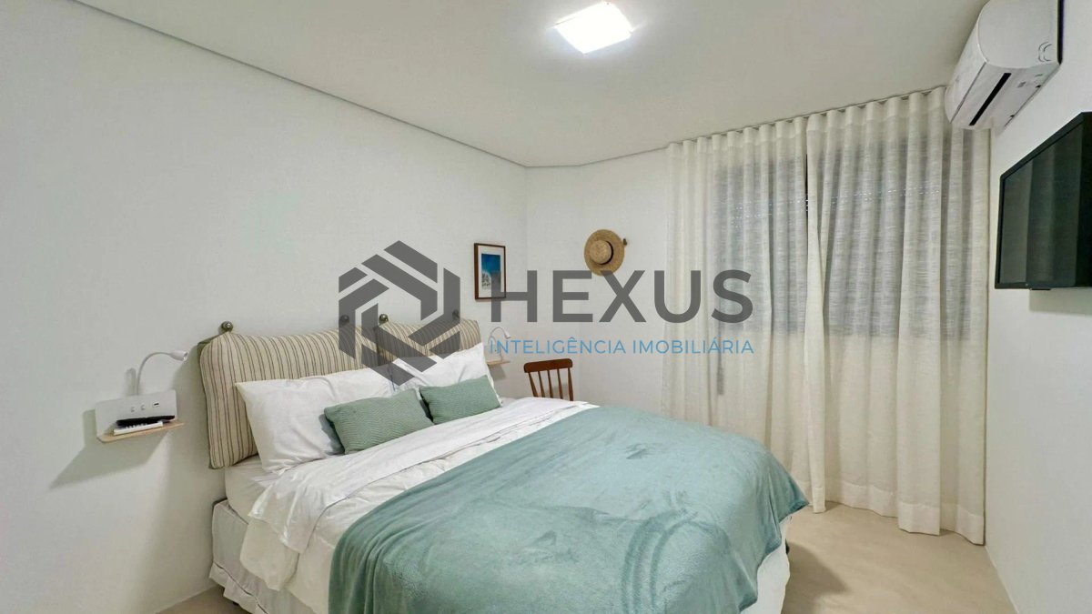 Foto 34 de Apartamento reformado com varanda vista mar e lazer na beira mar da praia na Enseada, Guarujá