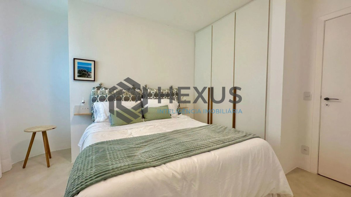 Foto 38 de Apartamento reformado com varanda vista mar e lazer na beira mar da praia na Enseada, Guarujá