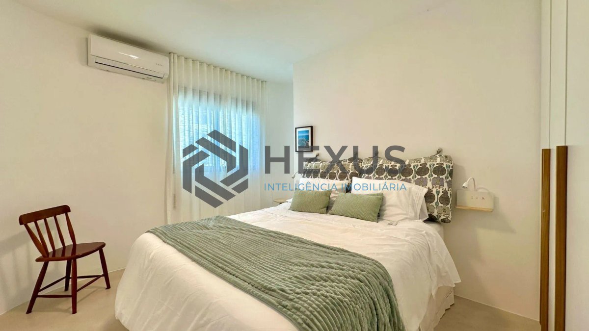 Foto 39 de Apartamento reformado com varanda vista mar e lazer na beira mar da praia na Enseada, Guarujá