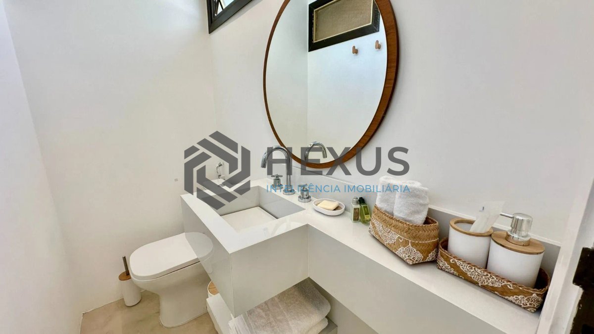 Foto 45 de Apartamento reformado com varanda vista mar e lazer na beira mar da praia na Enseada, Guarujá