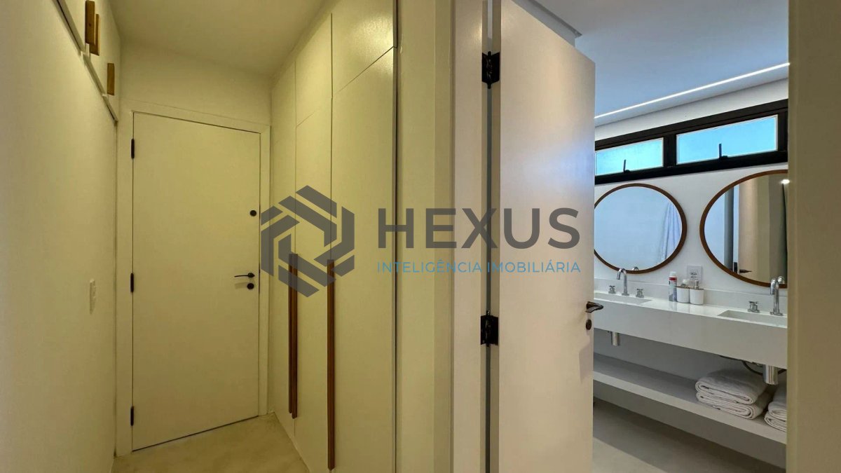 Foto 46 de Apartamento reformado com varanda vista mar e lazer na beira mar da praia na Enseada, Guarujá