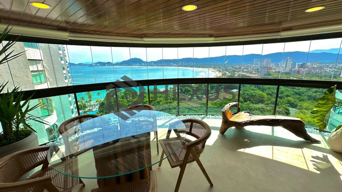 Foto 10 de Apartamento reformado com varanda vista mar e lazer na beira mar da praia na Enseada, Guarujá
