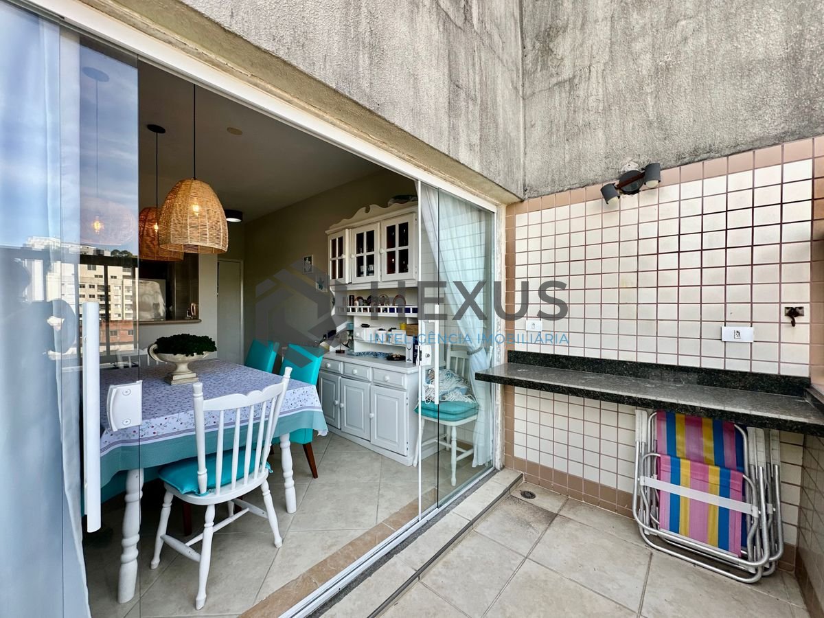 Foto 3 de Apartamento com varanda e lazer na Enseada, Guarujá