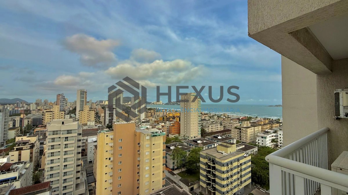 Foto 2 de Apartamento reformado com varanda vista mar e lazer a 300m da praia na Enseada, Guarujá