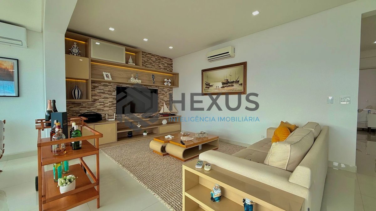 Foto 13 de Apartamento reformado com varanda vista mar e lazer a 300m da praia na Enseada, Guarujá
