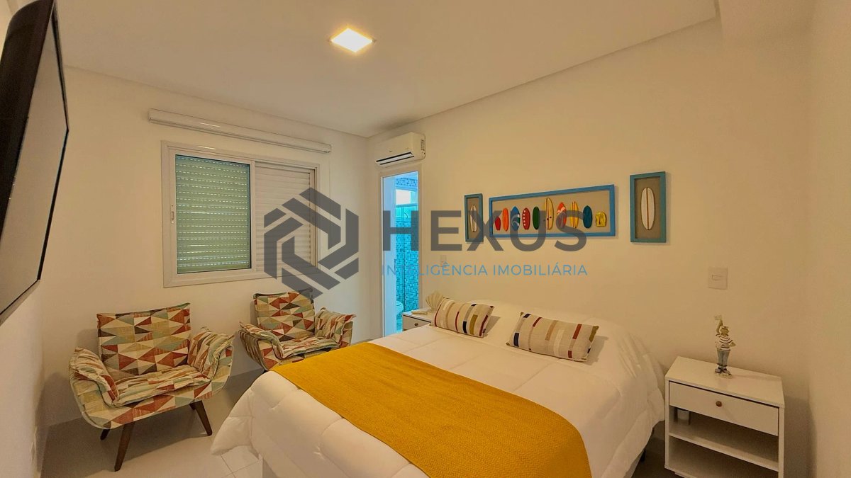 Foto 19 de Apartamento reformado com varanda vista mar e lazer a 300m da praia na Enseada, Guarujá