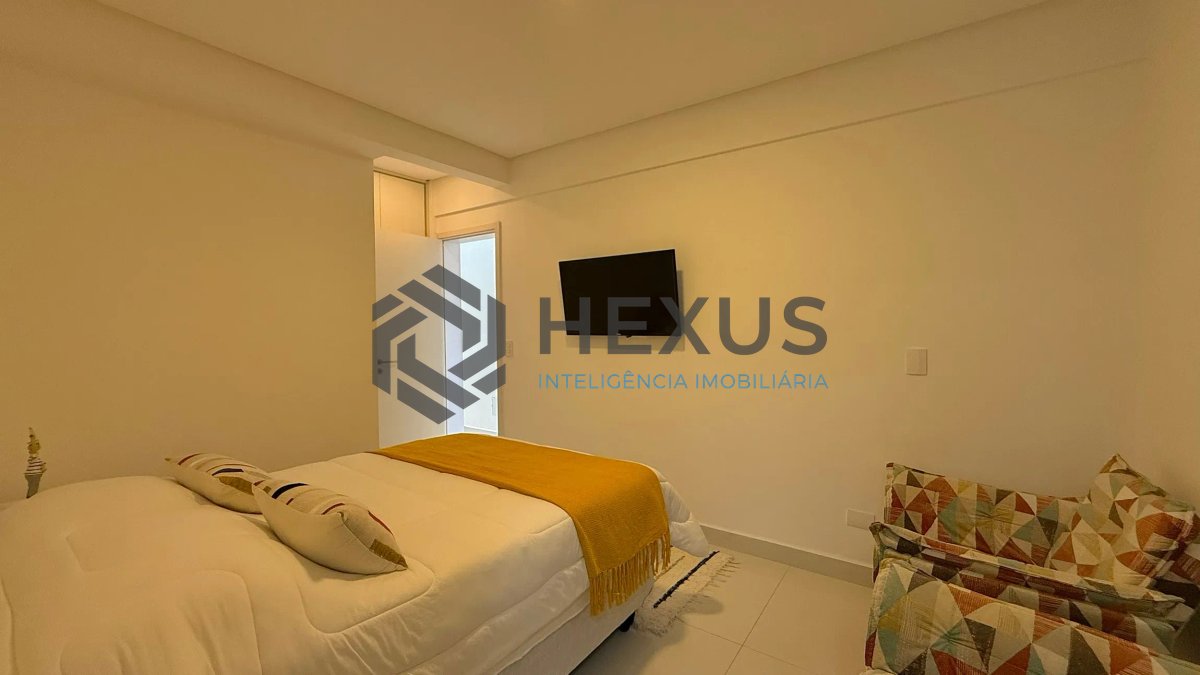 Foto 21 de Apartamento reformado com varanda vista mar e lazer a 300m da praia na Enseada, Guarujá
