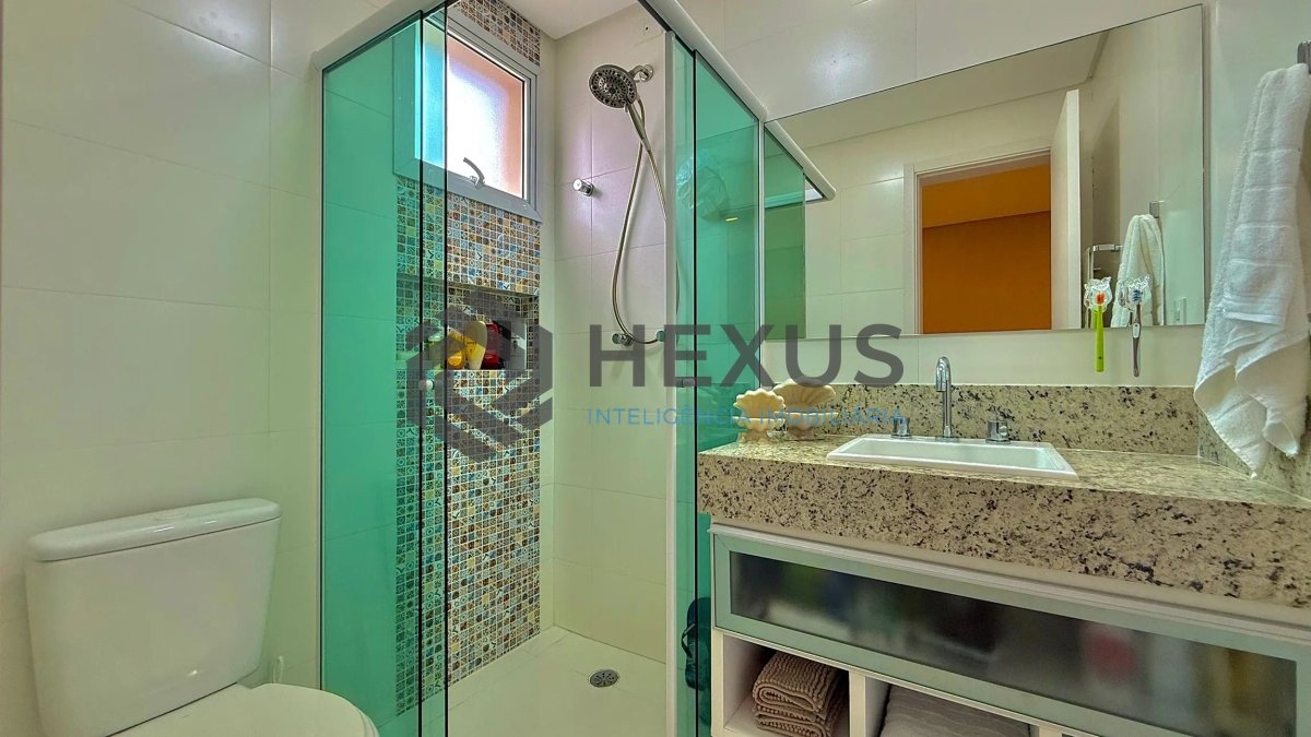 Foto 28 de Apartamento reformado com varanda vista mar e lazer a 300m da praia na Enseada, Guarujá