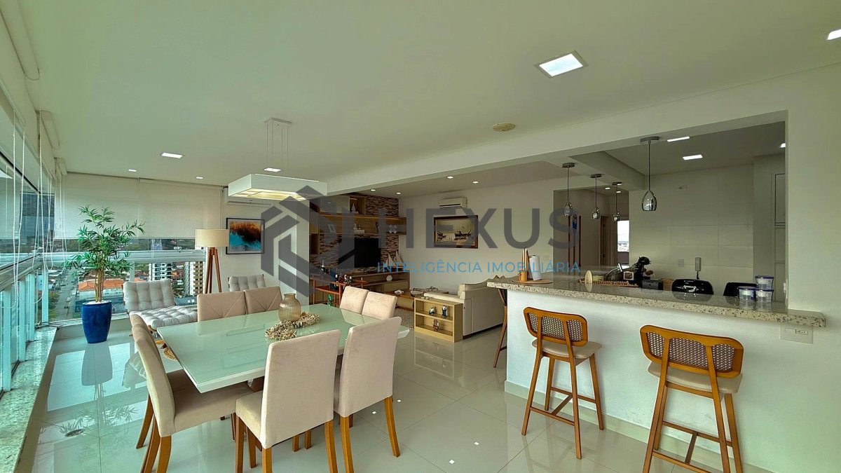 Foto 10 de Apartamento reformado com varanda vista mar e lazer a 300m da praia na Enseada, Guarujá