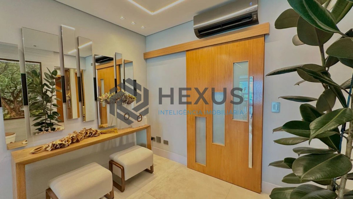 Foto 14 de Apartamento reformado com varanda gourmet e lazer a 150m da praia nas Pitangueiras, Guarujá