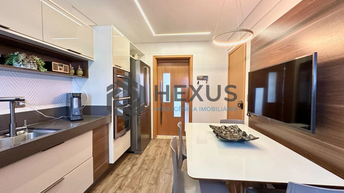 Foto 17 de Apartamento reformado com varanda gourmet e lazer a 150m da praia nas Pitangueiras, Guarujá