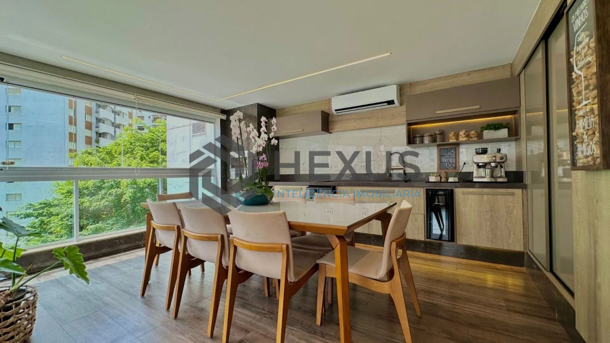 Foto 10 de Apartamento reformado com varanda gourmet e lazer a 150m da praia nas Pitangueiras, Guarujá