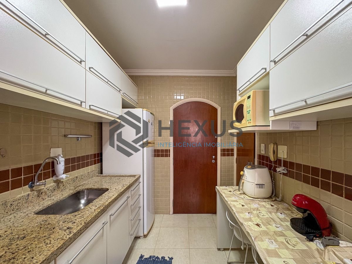 Foto 21 de Apartamento com varanda e lazer a 300m da praia na Enseada, Guarujá