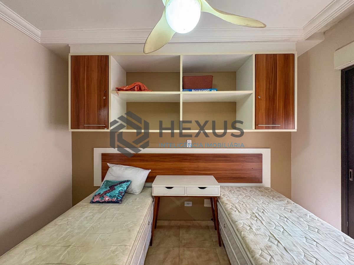 Foto 9 de Apartamento com varanda e lazer a 300m da praia na Enseada, Guarujá