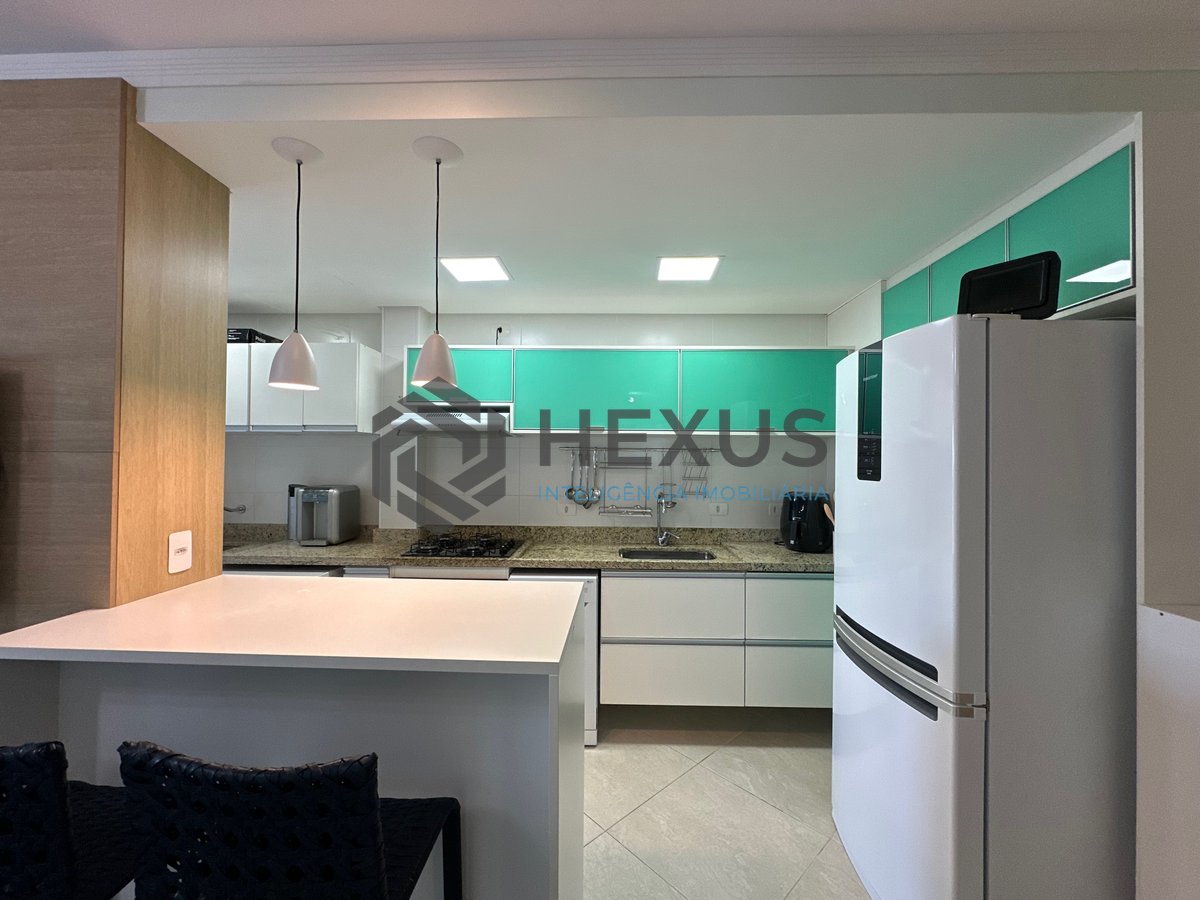 Foto 8 de Apartamento reformado com varanda gourmet vista mar e lazer a 450m da praia na Enseada, Guarujá