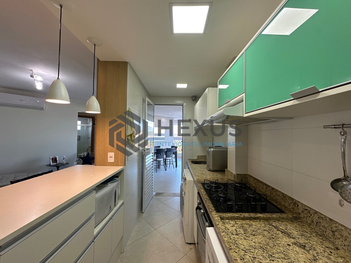 Foto 9 de Apartamento reformado com varanda gourmet vista mar e lazer a 450m da praia na Enseada, Guarujá