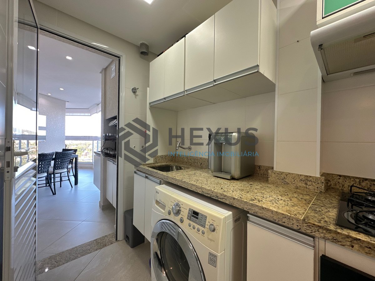 Foto 10 de Apartamento reformado com varanda gourmet vista mar e lazer a 450m da praia na Enseada, Guarujá