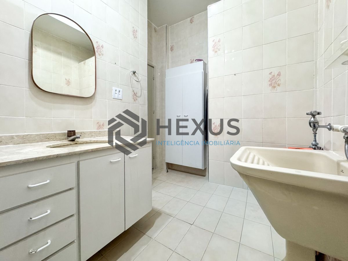 Foto 16 de Apartamento a 1 quadra da praia nas Pitangueiras, Guarujá