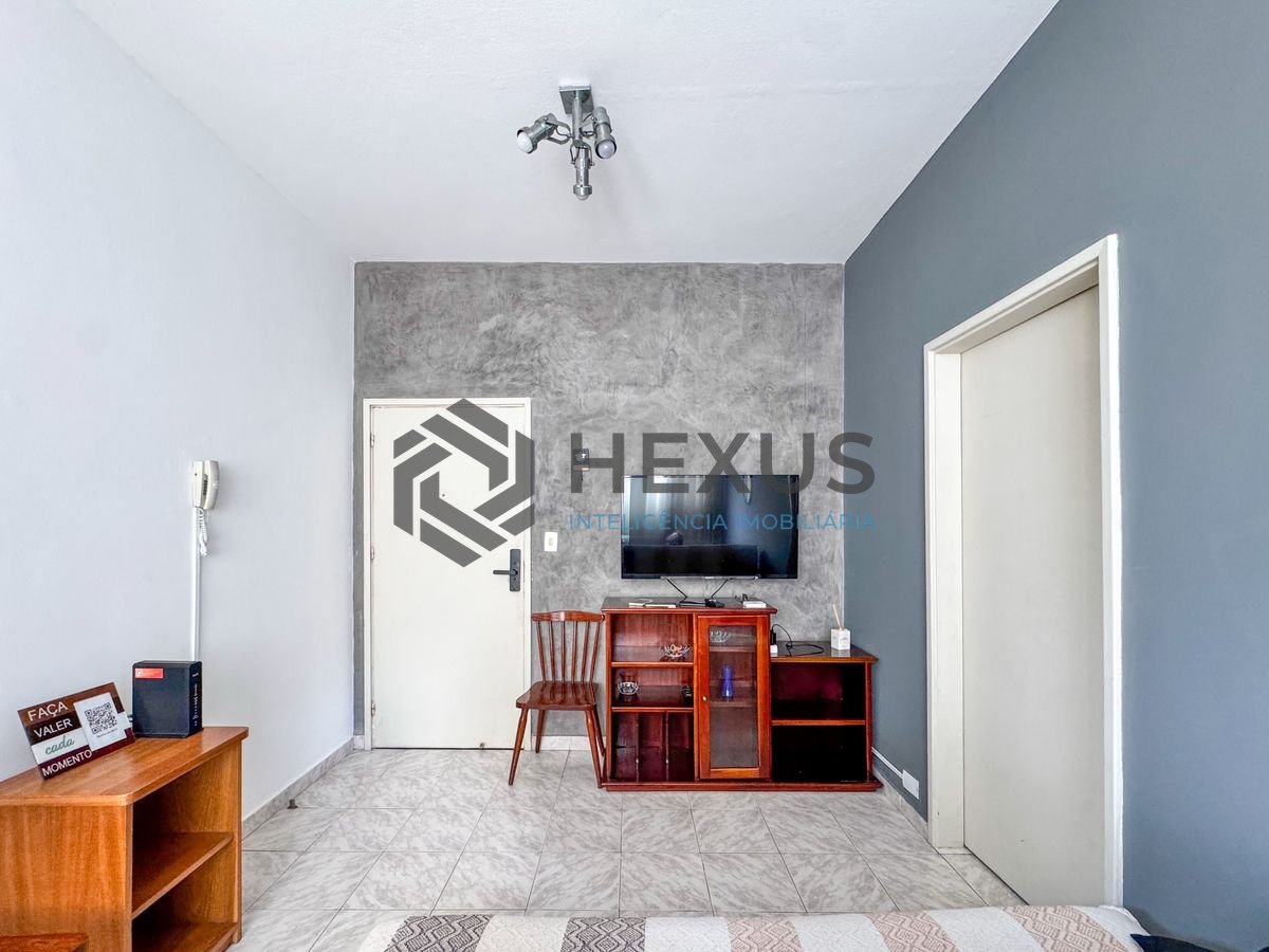 Foto 3 de Apartamento a 1 quadra da praia nas Pitangueiras, Guarujá