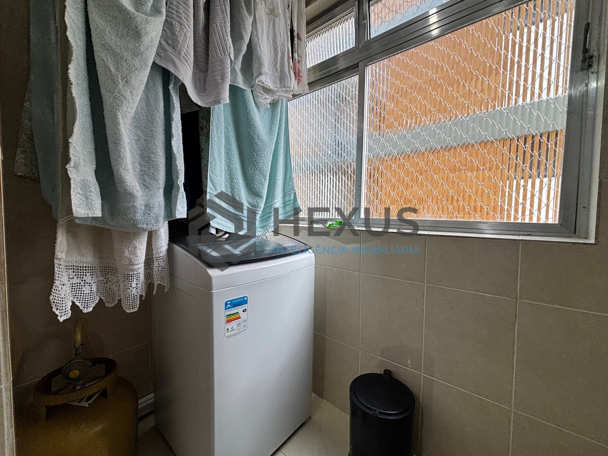 Foto 21 de Apartamento com varanda e lazer a 100m da praia no Tombo, Guarujá
