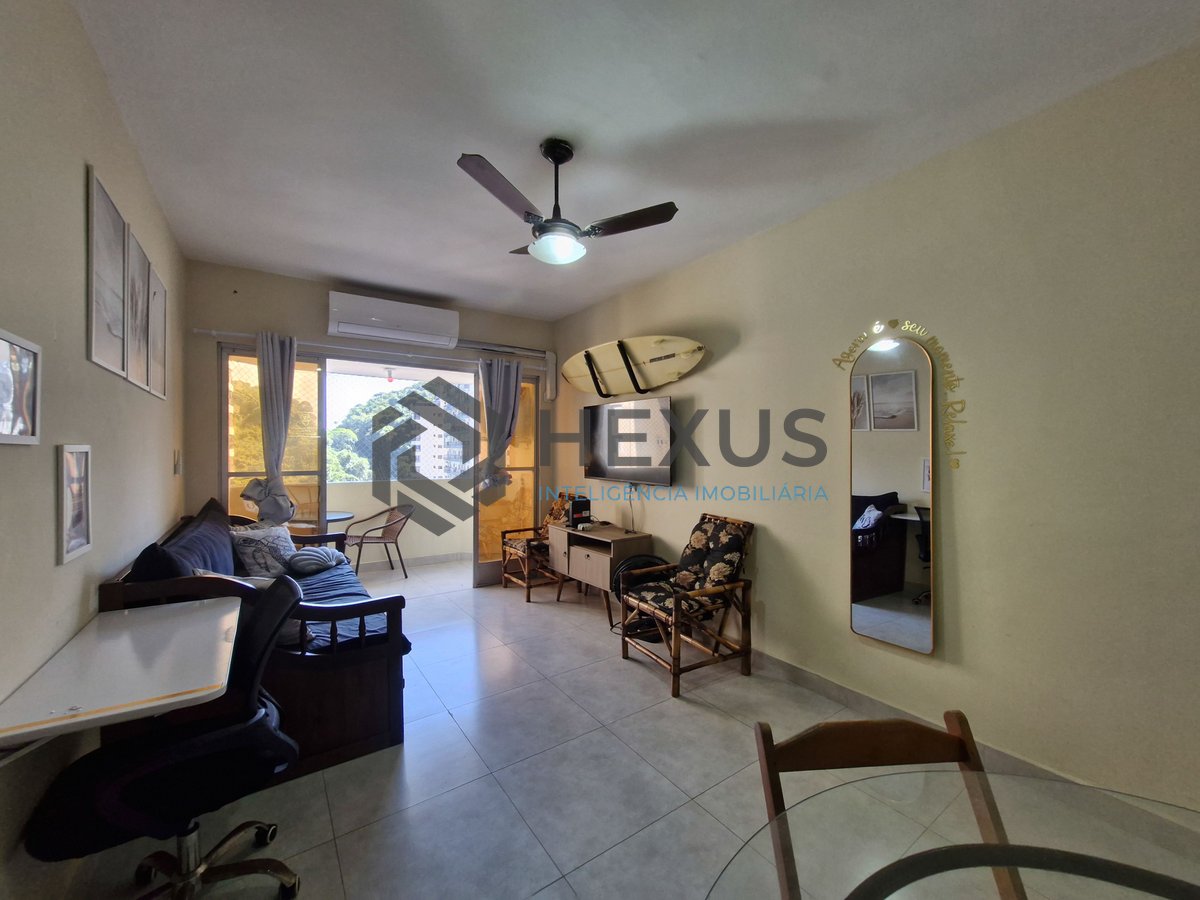 Foto 5 de Apartamento com varanda na quadra mar da praia nas Pitangueiras, Guarujá