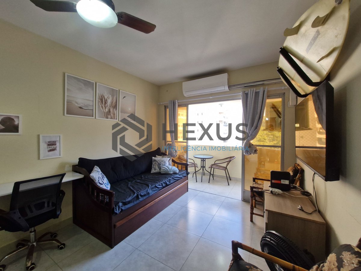 Foto 6 de Apartamento com varanda na quadra mar da praia nas Pitangueiras, Guarujá